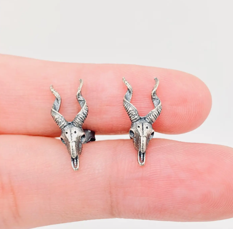 GOAT HEAD STUDS